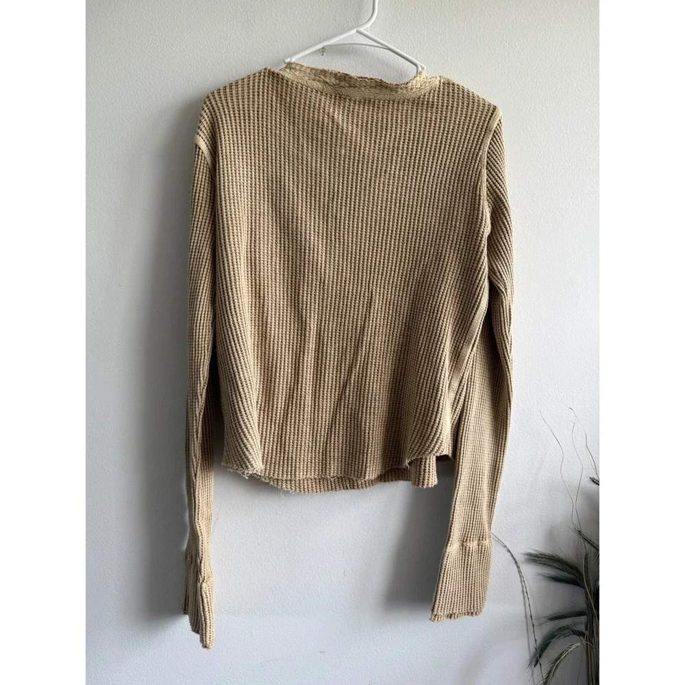 Free People‎ FP One Tan Waffle Knit Henley Top Long Sleeve Raw Edge Cotton m
